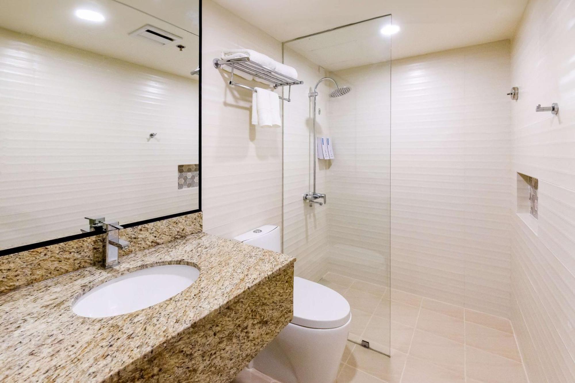 Surestay Plus By Best Western Cebu City Bagian luar foto