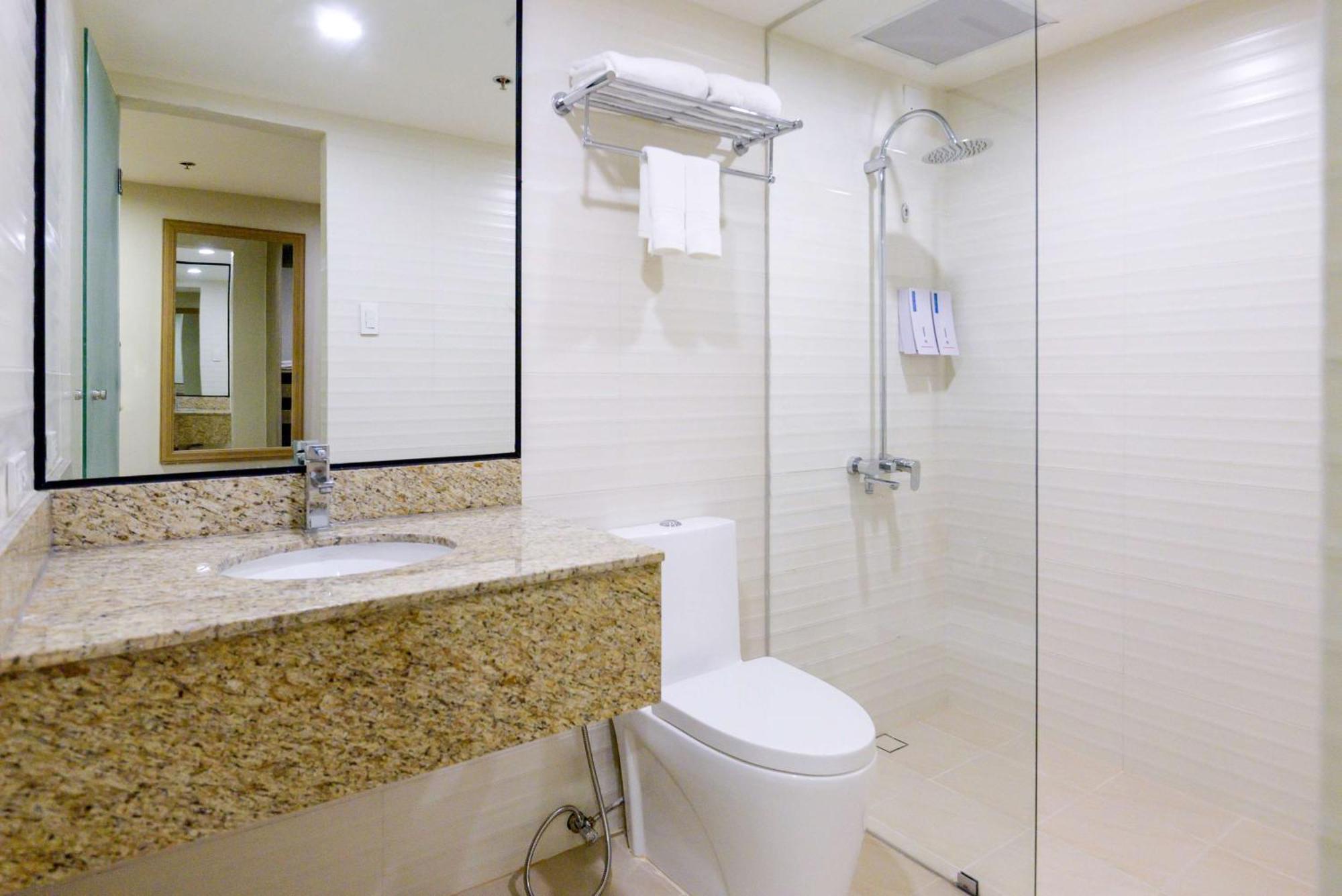 Surestay Plus By Best Western Cebu City Bagian luar foto